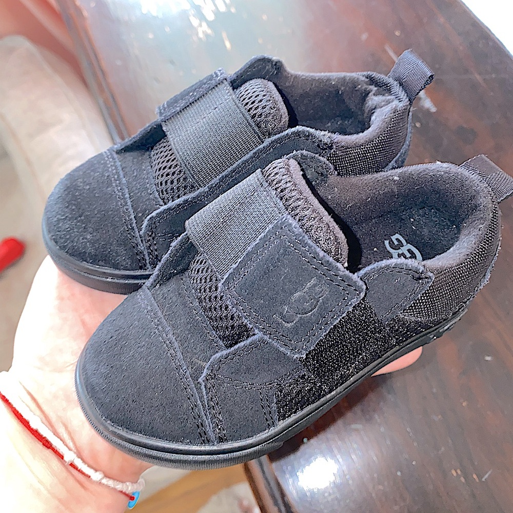 Ugg sneakers, never worn